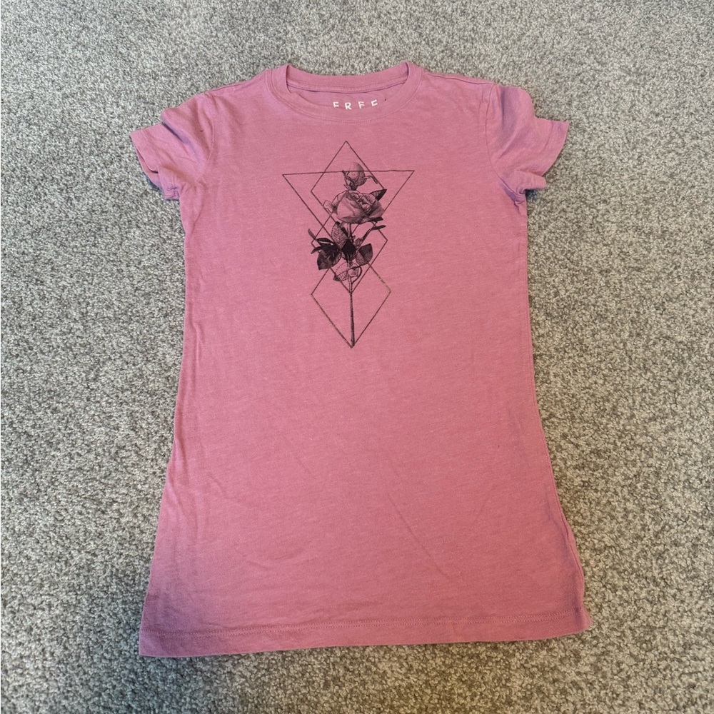 Free State Mauve Tee with geometric flower print. XS